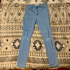 Pacsun High Rise Super Stretch blue jeans ! very comfortable and cute